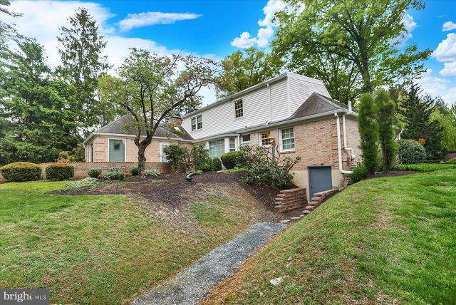 23 W WEST LAWN CIRCLE, Wormleysburg, PA 17043