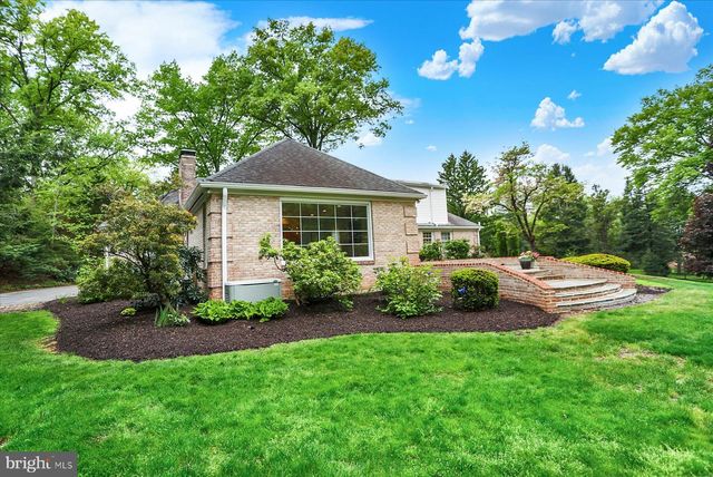 23 W WEST LAWN CIRCLE, Wormleysburg, PA 17043