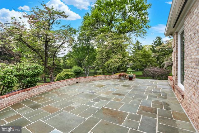 23 W WEST LAWN CIRCLE, Wormleysburg, PA 17043