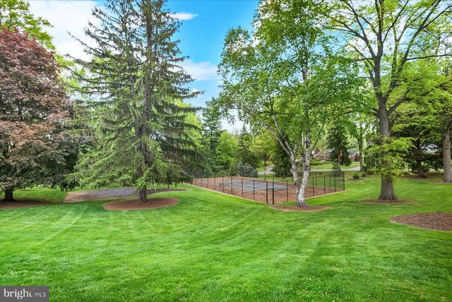23 W WEST LAWN CIRCLE, Wormleysburg, PA 17043