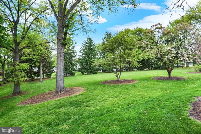 23 W WEST LAWN CIRCLE, Wormleysburg, PA 17043
