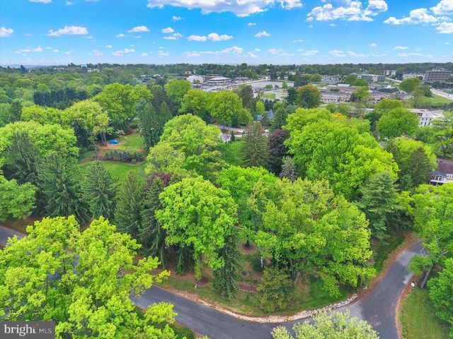 23 W WEST LAWN CIRCLE, Wormleysburg, PA 17043