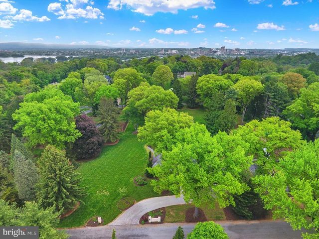 23 W WEST LAWN CIRCLE, Wormleysburg, PA 17043