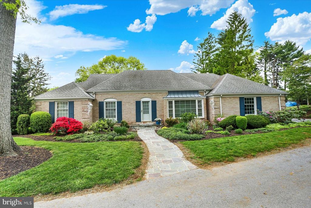 23 W WEST LAWN CIRCLE, Wormleysburg, PA 17043
