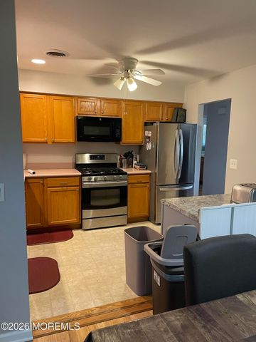 2 York Street, Toms River, NJ 08757