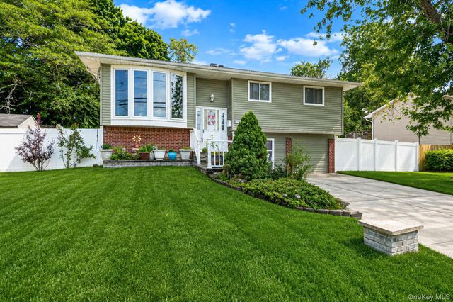 23 Ehler Street, Brentwood, NY 11717