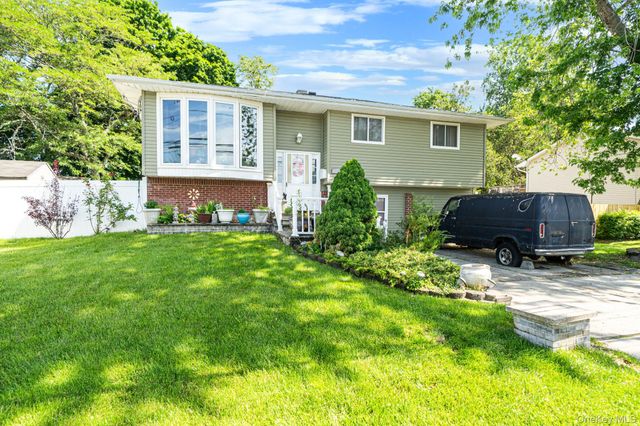 23 Ehler Street, Brentwood, NY 11717