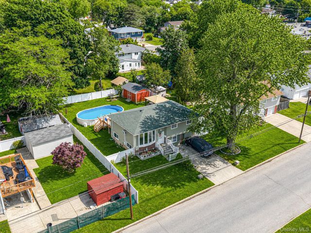 23 Ehler Street, Brentwood, NY 11717