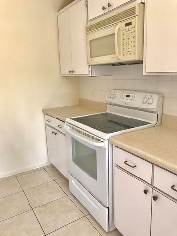 3719 37TH Way, West Palm Beach, FL 33407