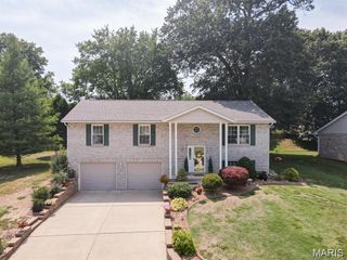 2704 Hibank Court, Belleville, IL 62226