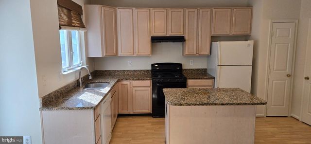 14610 INDIAN SUMMER CT, Centreville, VA 20120