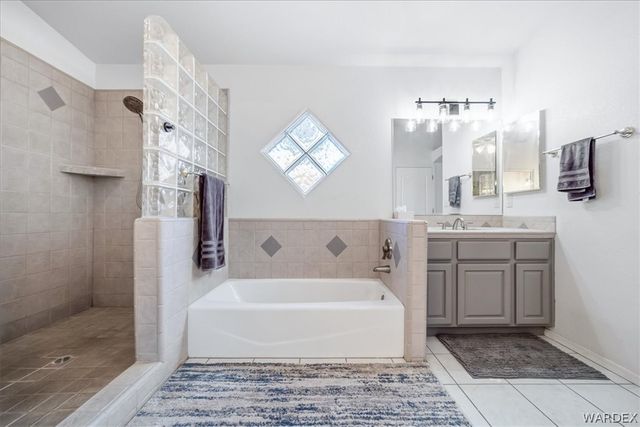 2435 Park Ridge Avenue, Bullhead City, AZ 86429