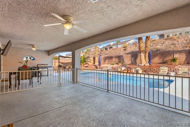 2435 Park Ridge Avenue, Bullhead City, AZ 86429