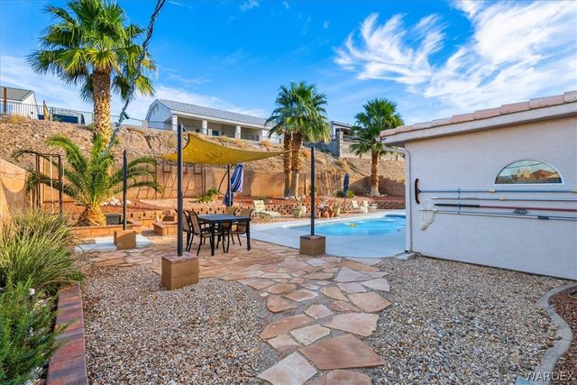 2435 Park Ridge Avenue, Bullhead City, AZ 86429