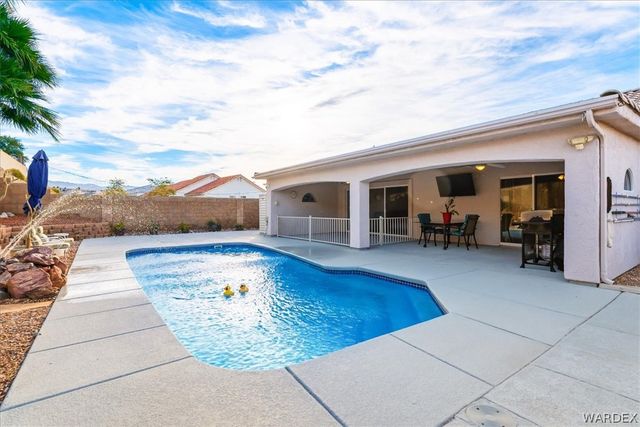 2435 Park Ridge Avenue, Bullhead City, AZ 86429