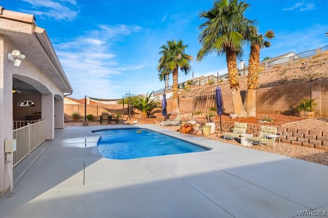 2435 Park Ridge Avenue, Bullhead City, AZ 86429