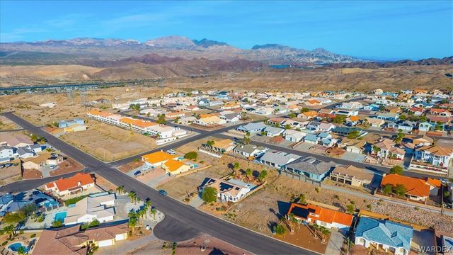 2435 Park Ridge Avenue, Bullhead City, AZ 86429