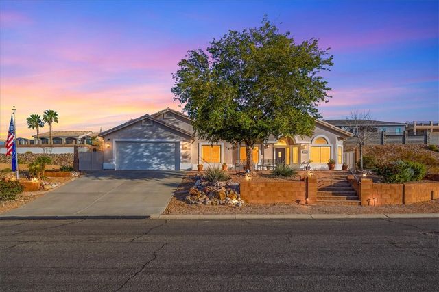 2435 Park Ridge Avenue, Bullhead City, AZ 86429