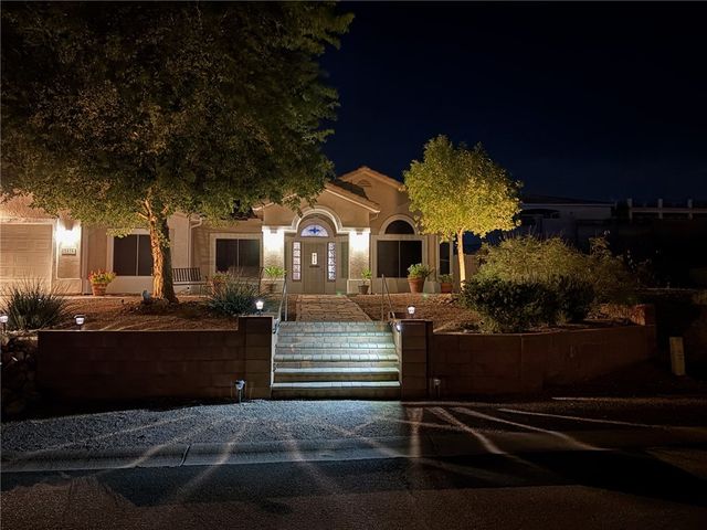 2435 Park Ridge Avenue, Bullhead City, AZ 86429