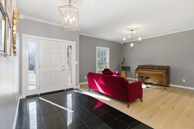 2111 Sycamore Drive, West Plains, MO 65775