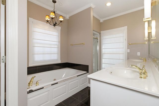 2111 Sycamore Drive, West Plains, MO 65775