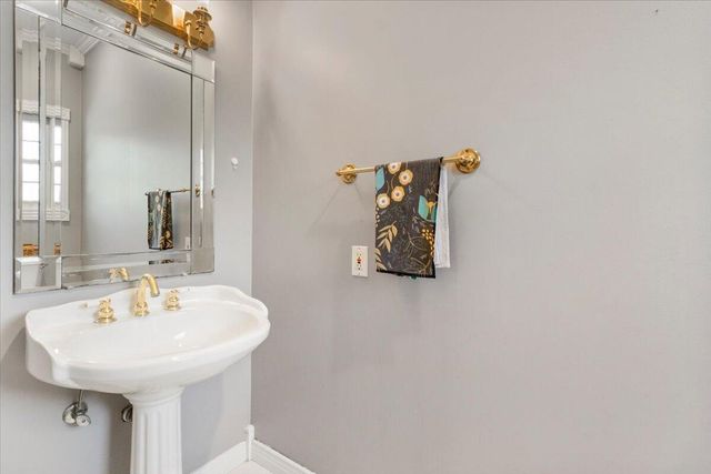 2111 Sycamore Drive, West Plains, MO 65775