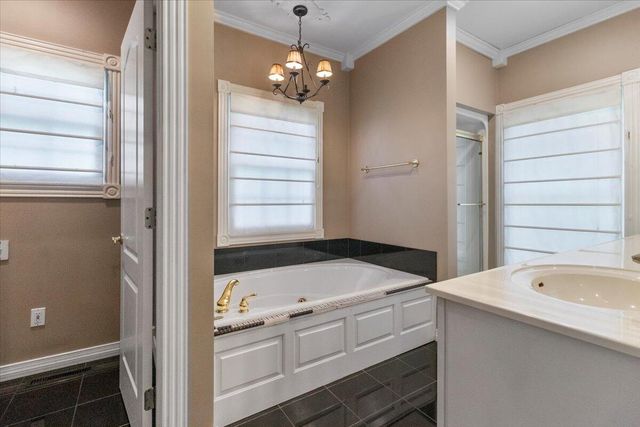 2111 Sycamore Drive, West Plains, MO 65775