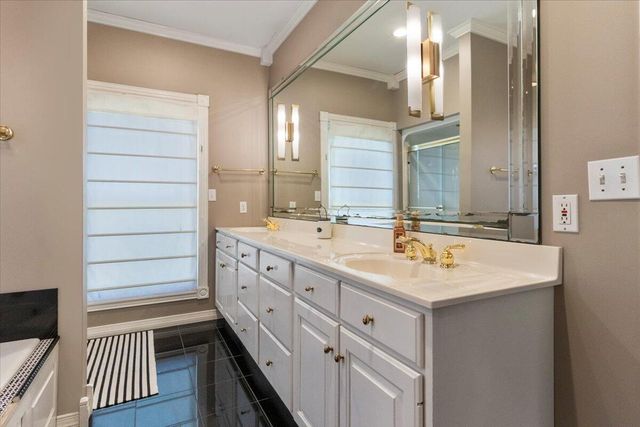 2111 Sycamore Drive, West Plains, MO 65775