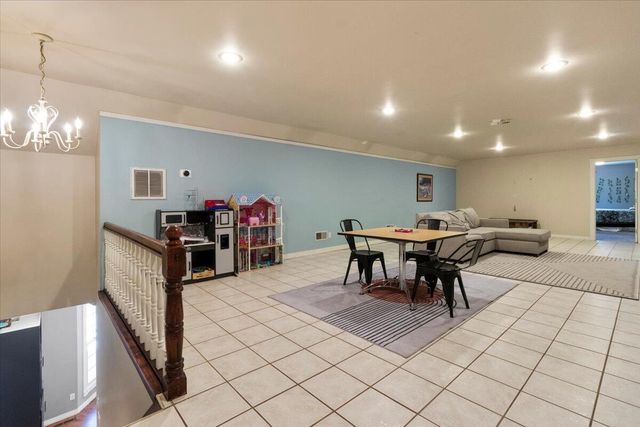 2111 Sycamore Drive, West Plains, MO 65775