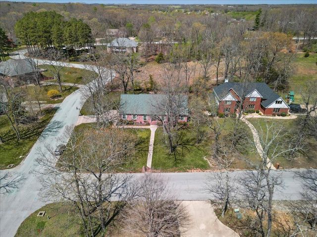 2111 Sycamore Drive, West Plains, MO 65775