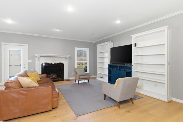 2111 Sycamore Drive, West Plains, MO 65775