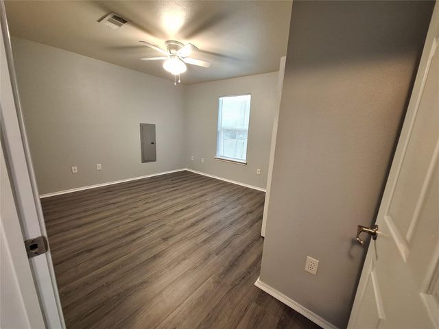 304 Bayside Drive, Anahuac, TX 77514