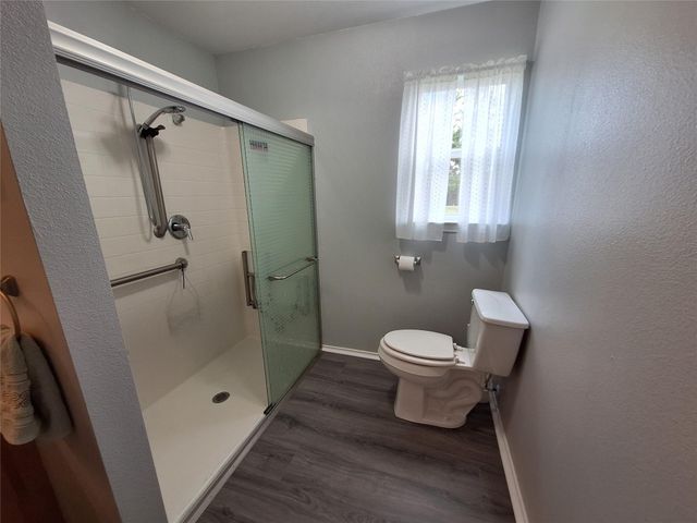 304 Bayside Drive, Anahuac, TX 77514