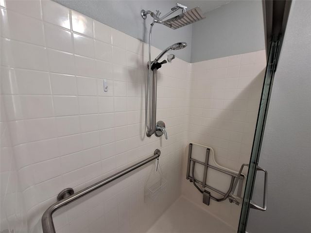 304 Bayside Drive, Anahuac, TX 77514