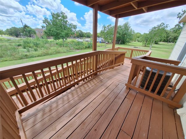 304 Bayside Drive, Anahuac, TX 77514