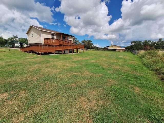 304 Bayside Drive, Anahuac, TX 77514