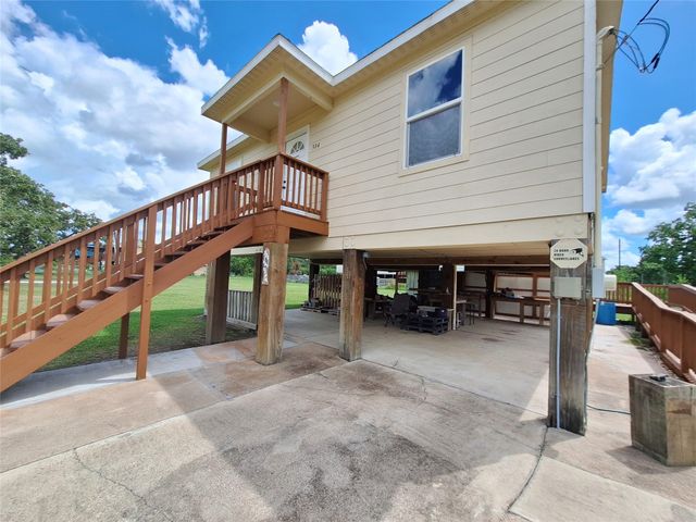 304 Bayside Drive, Anahuac, TX 77514