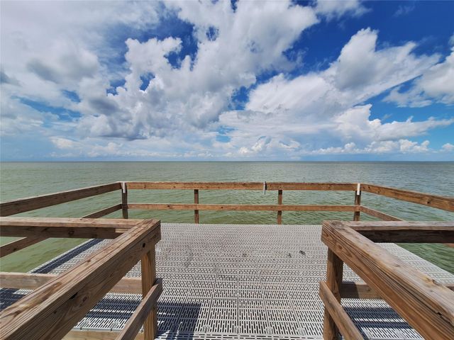 304 Bayside Drive, Anahuac, TX 77514