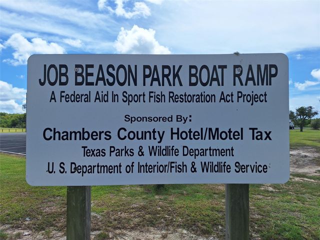 304 Bayside Drive, Anahuac, TX 77514