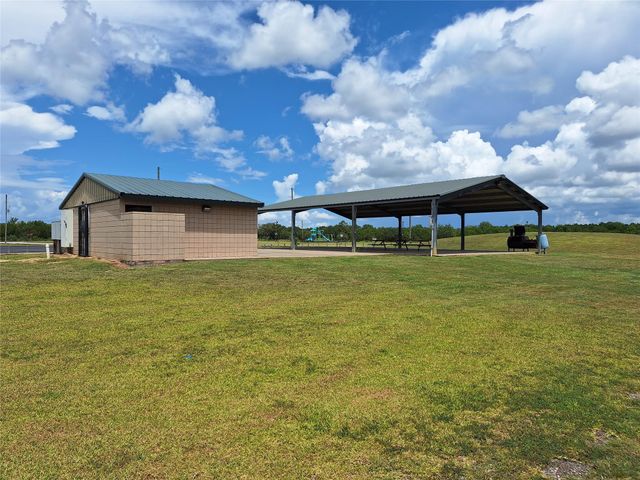 304 Bayside Drive, Anahuac, TX 77514