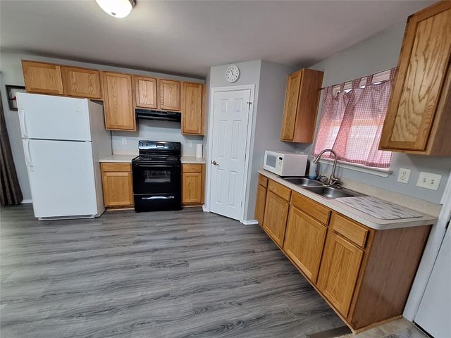 304 Bayside Drive, Anahuac, TX 77514