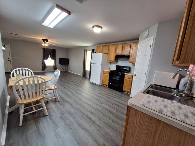 304 Bayside Drive, Anahuac, TX 77514