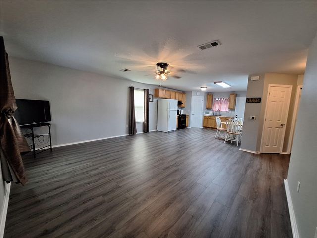 304 Bayside Drive, Anahuac, TX 77514
