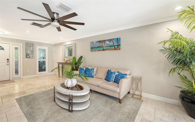 121 HOLLY AVENUE, Sarasota, FL 34243