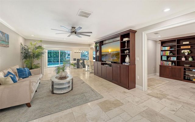 121 HOLLY AVENUE, Sarasota, FL 34243