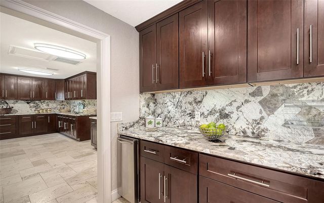 121 HOLLY AVENUE, Sarasota, FL 34243