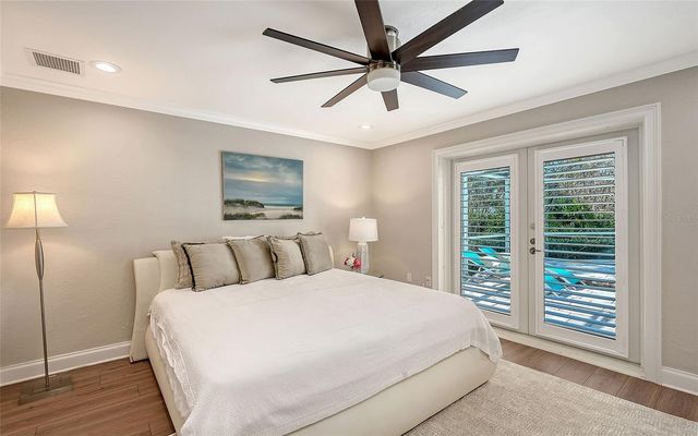 121 HOLLY AVENUE, Sarasota, FL 34243