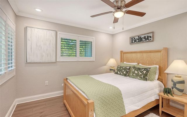 121 HOLLY AVENUE, Sarasota, FL 34243