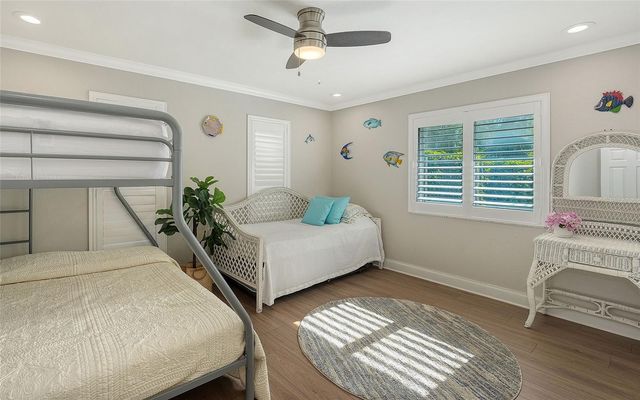 121 HOLLY AVENUE, Sarasota, FL 34243