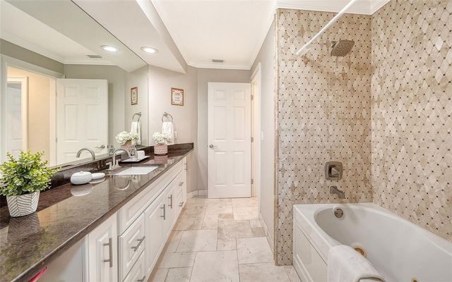 121 HOLLY AVENUE, Sarasota, FL 34243